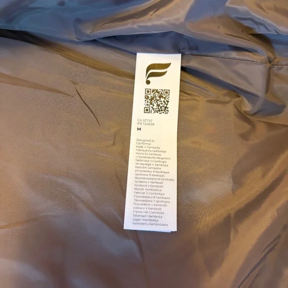 Fabletic’s Tahoe Teddy jacket Size M NWT - Picture 4 of 5